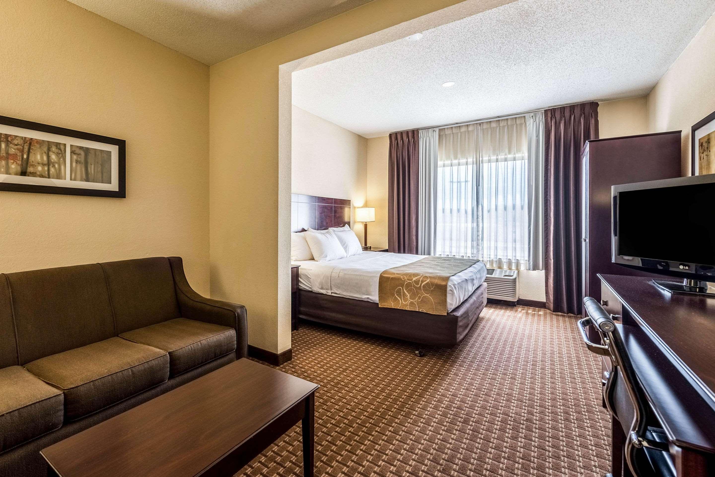 Comfort Suites Marion Buitenkant foto