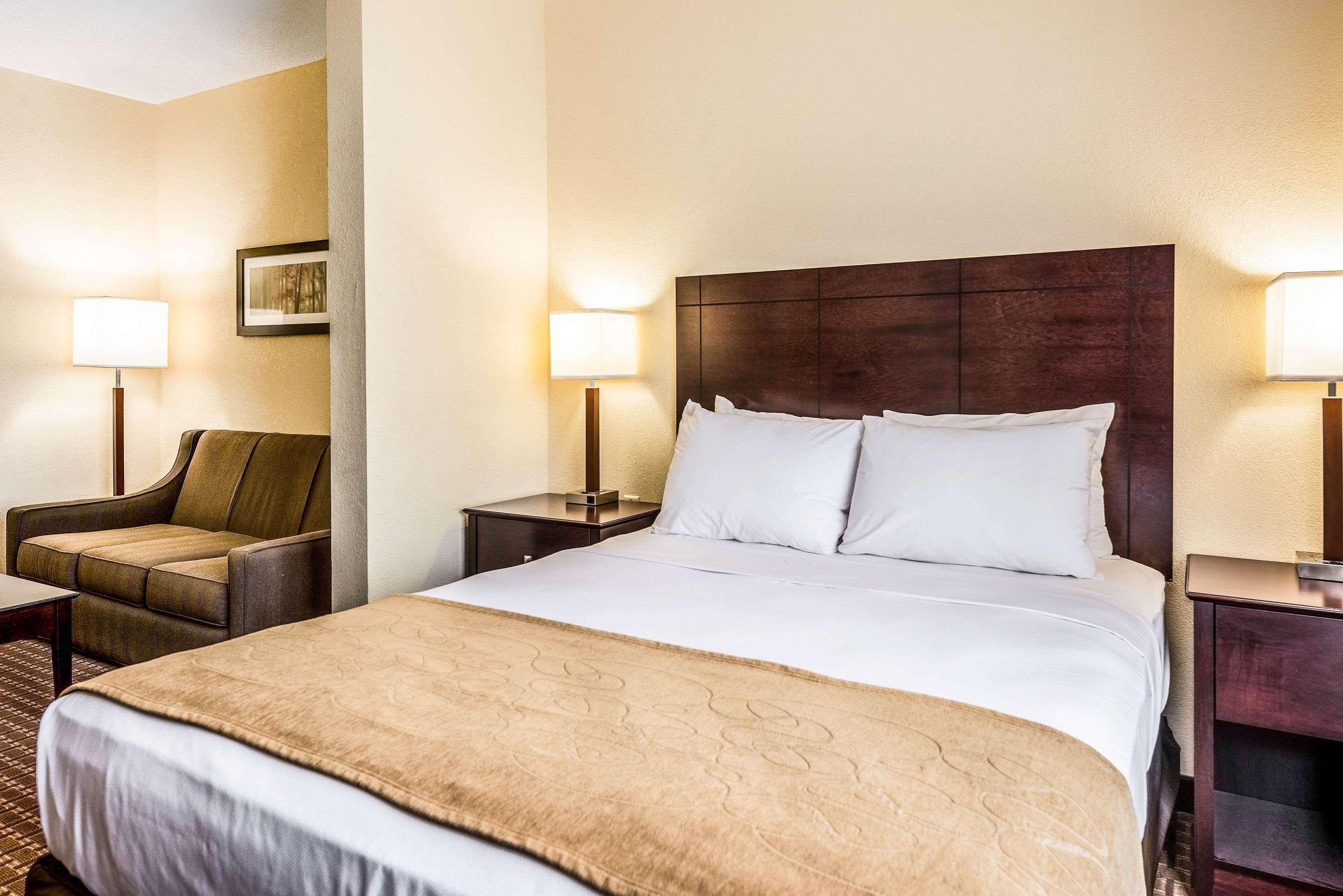 Comfort Suites Marion Buitenkant foto
