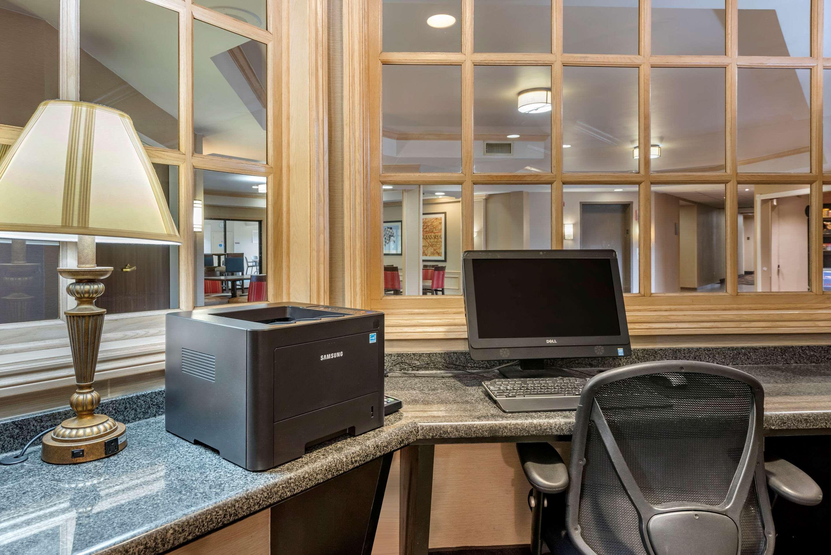 Comfort Suites Marion Buitenkant foto