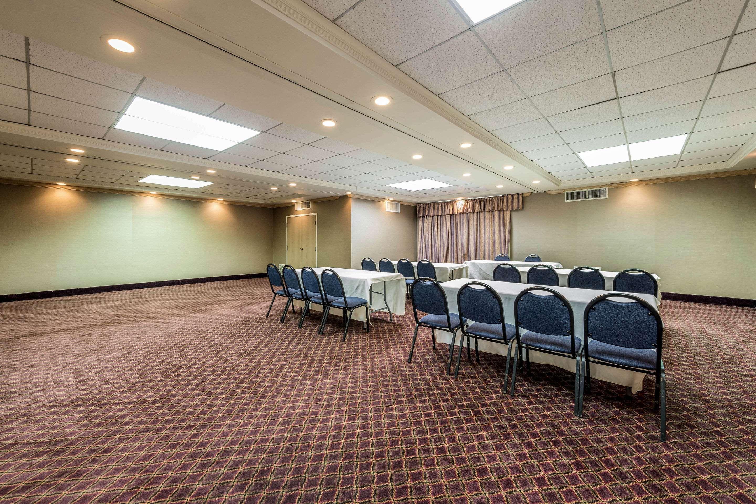 Comfort Suites Marion Buitenkant foto