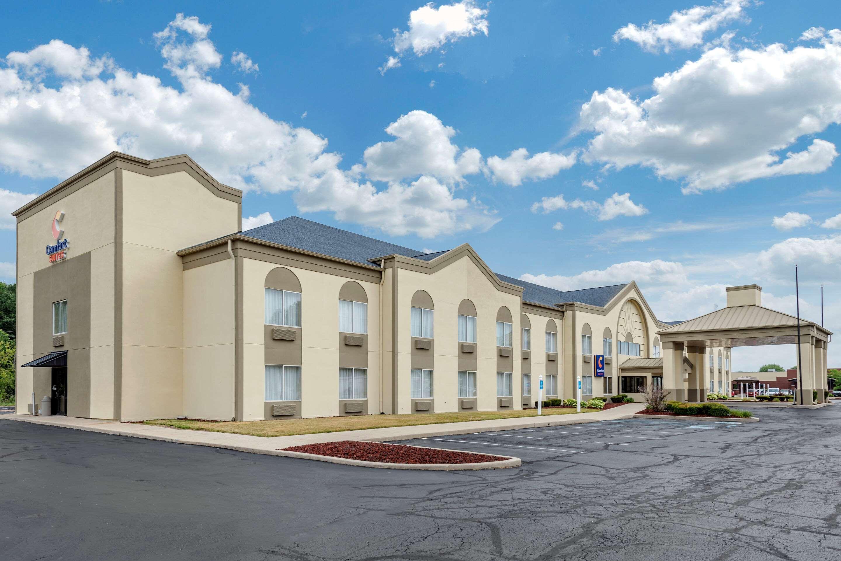 Comfort Suites Marion Buitenkant foto