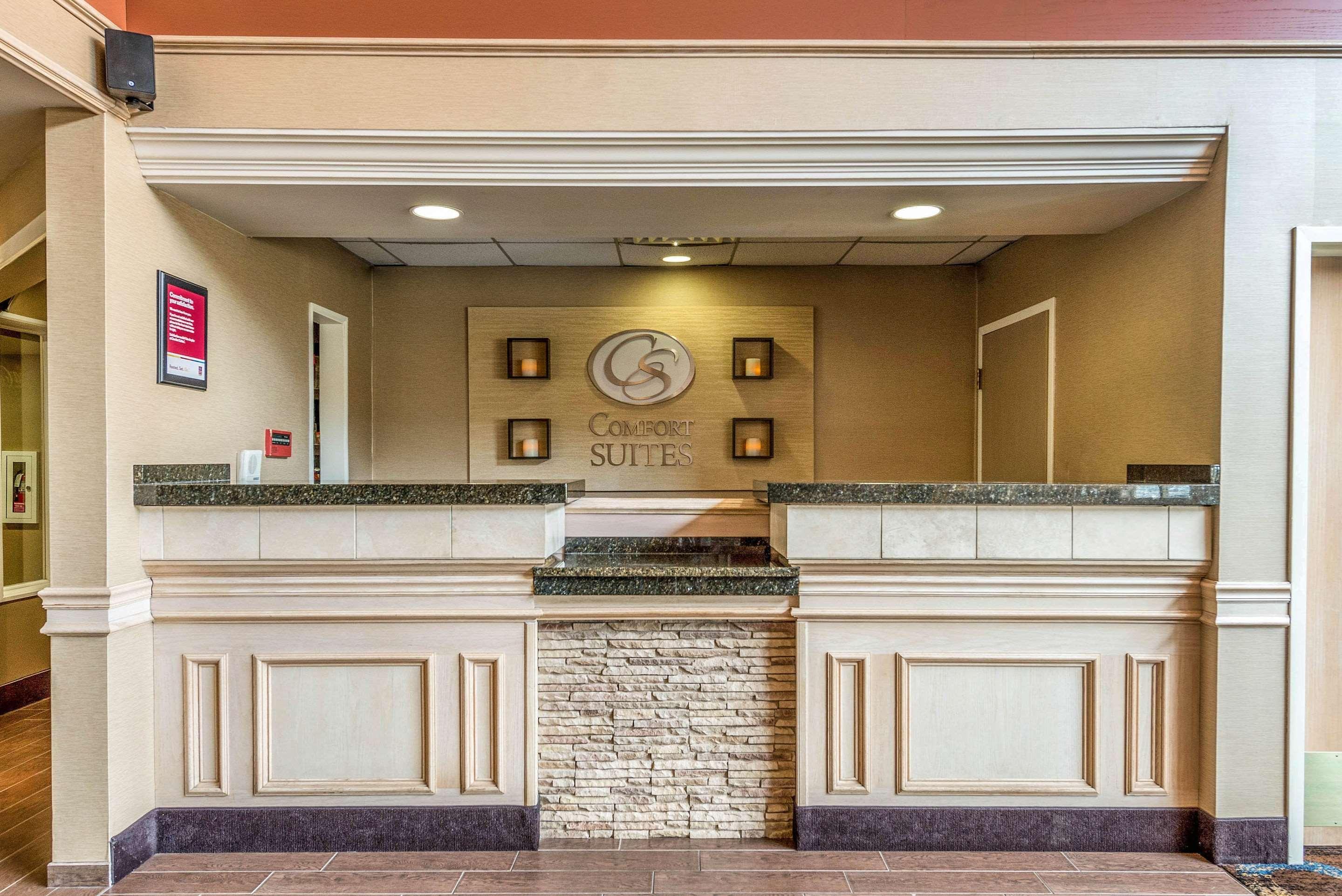 Comfort Suites Marion Buitenkant foto
