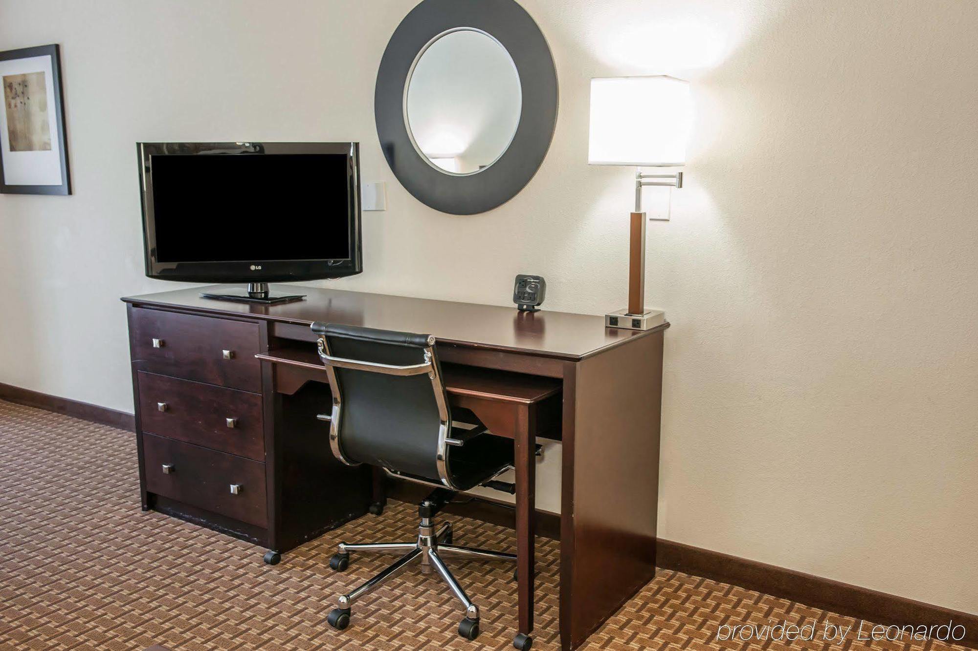 Comfort Suites Marion Buitenkant foto