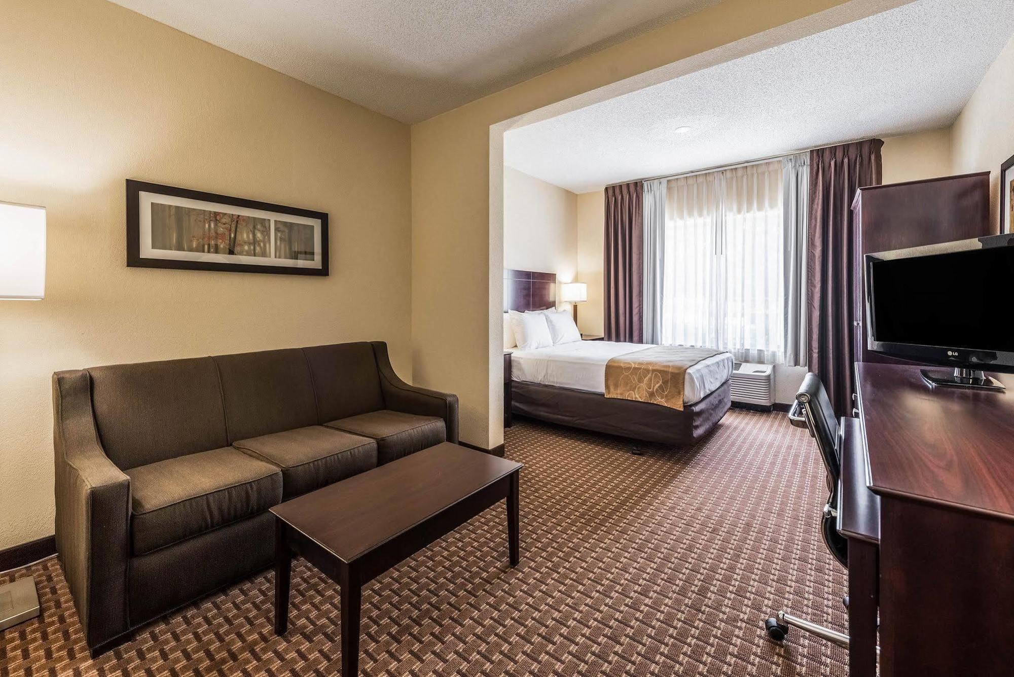 Comfort Suites Marion Buitenkant foto